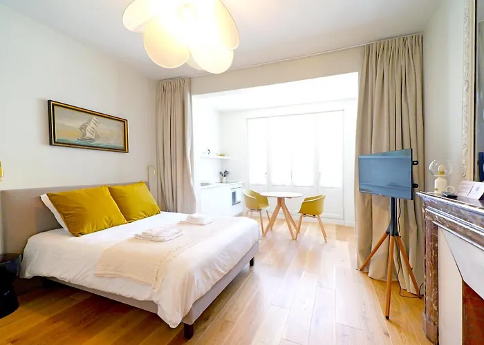 Adele, Vue Mer, Sauna Et *